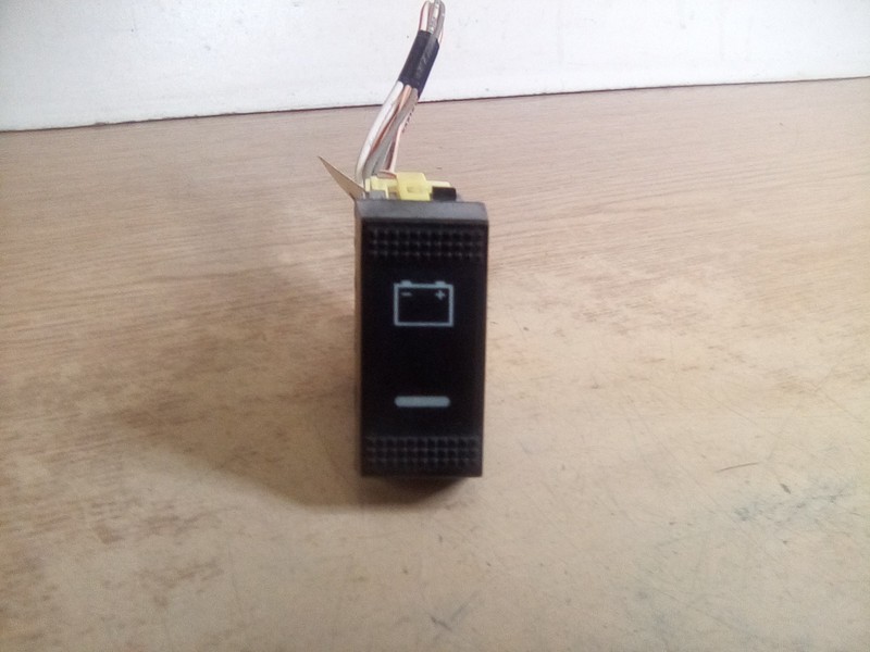 Mack 22392399 Battery Switch W/Connector