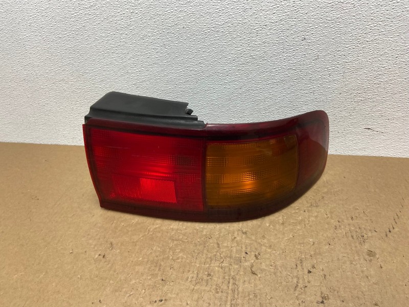 1995 - 1996 Toyota Camry Sedan Right Passenger Tail Light Lamp Oem AC1527 LK