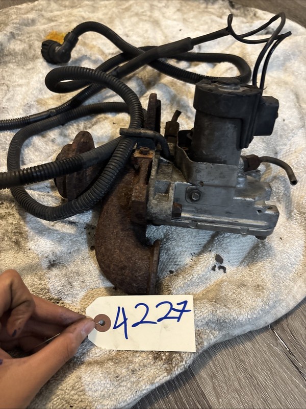 1995 -2000 VOLVO EGR VALVEP/N 21564417