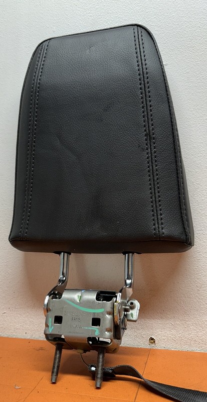 11 - 15 FORD EXPLORER OEM Black LEATHER REAR 3RD ROW LEFT OR RIGHT HEADREST