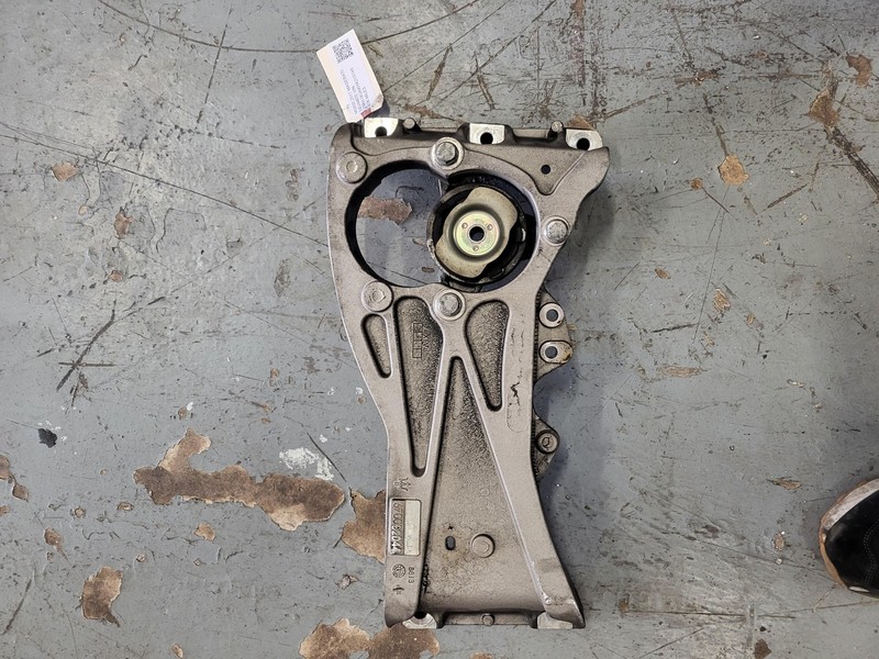 Used Oem Maserati Transmission Mount Bracket for 2017-2020 Levante 3.0L AWD