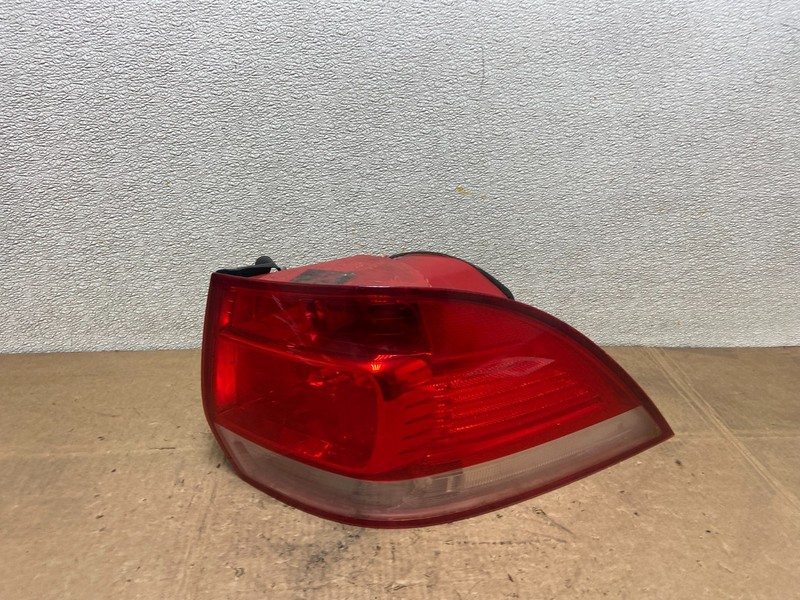 2010-2014 Volkswagen Golf MK6 Wagon Right Passenger Side Tail Light OEM Y6812 DW