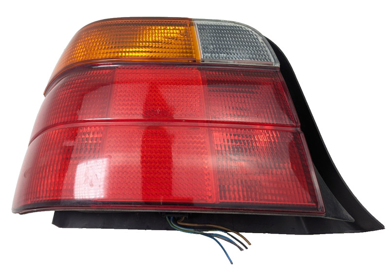 1992-1998 BMW 318 Series Driver Side Taillight Lamp Lens
