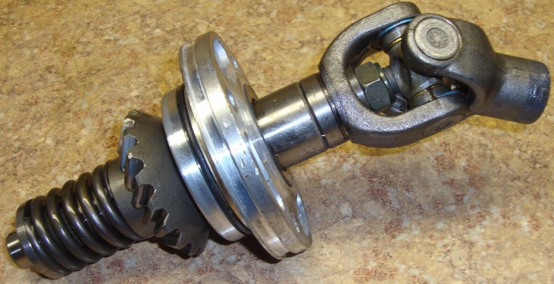 2004 Yamaha XVS650 XVS 650 A V Star Engine Middle Shaft Drive U Joint Yoke Gear
