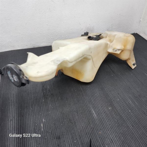 99-07 Chevrolet Silverado 1500 Washer Reservoir Confirm OEM 12487670