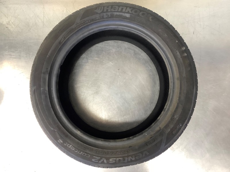 One (1) Tire Hankook Ventus V2 Concept 2 195/50R15 82H Used