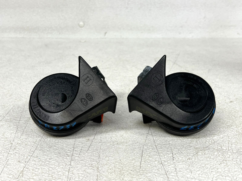 ⭐2020-2022 HYUNDAI PALISADE HIGH LOW NOTE TONE SIGNAL ALARM HORN SET OEM LOT2737