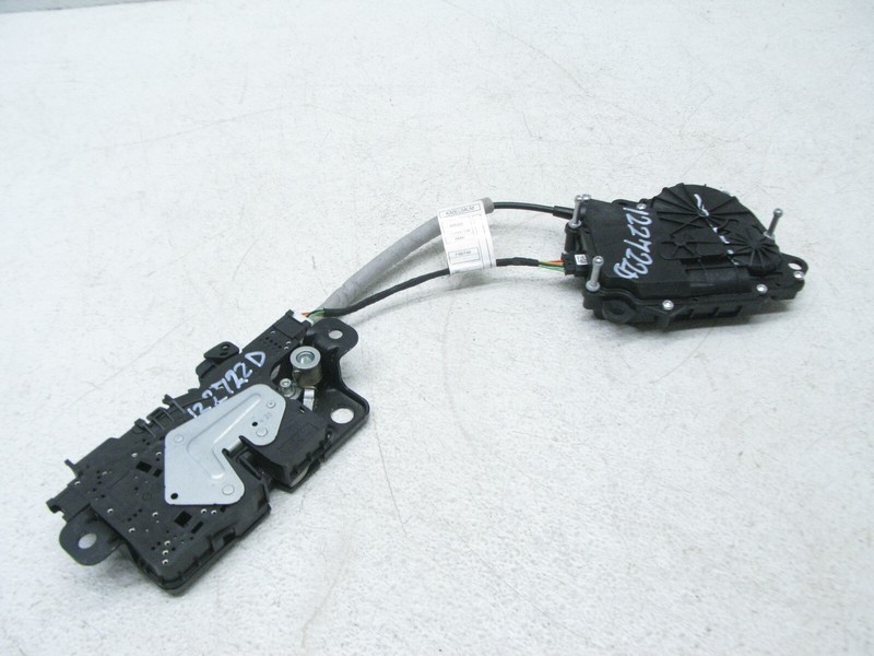 16-22 BMW F48 X1 TRUNK TAILGATE LIFTGATE LOCK LATCH PLATE MOTOR OEM 122722D