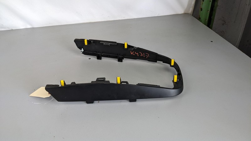 Center Console Upper Trim Panel Lower Bezel 2022 Kia Soul 84653-K0005 2020 2021