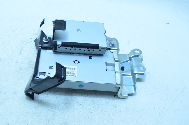 10-15 TOYOTA PRIUS MEDIA INTERFACE RECEIVER CONTROL MODULE OEM
