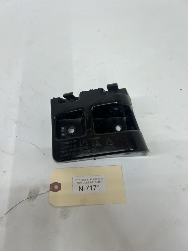 20-23 Tesla Model Y OEM LH Taillamp Bracket 1494038-00D/1509698-00D 7171 B48