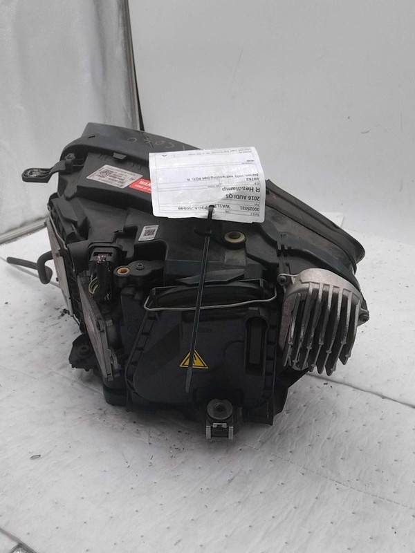 2016 Audi Q5 Right Blue Headlight Assembly OEM 549125 127K Miles