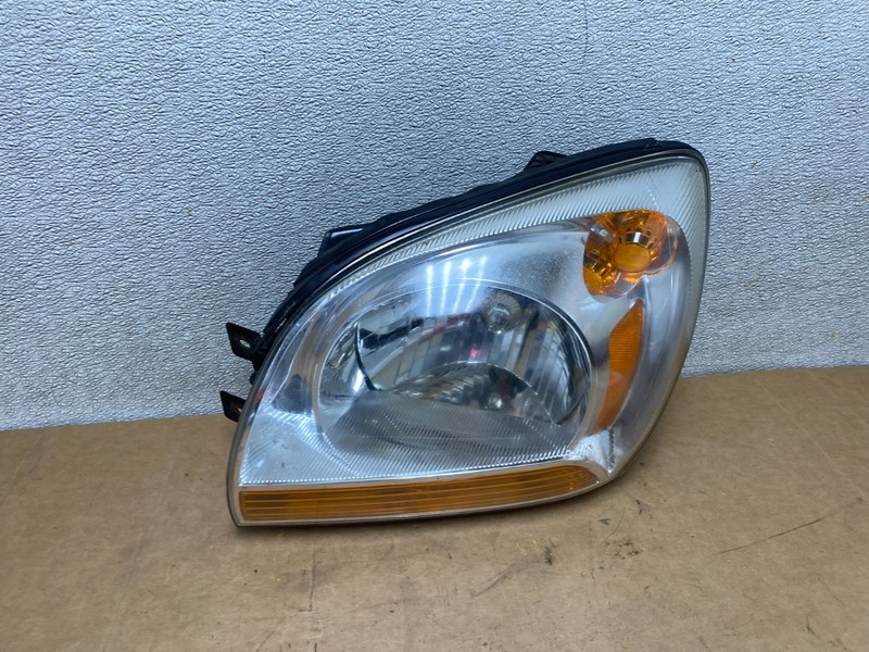 2005 to 2006 Kia Sportage Left Driver LH Halogen Headlight OEM X3767 DW
