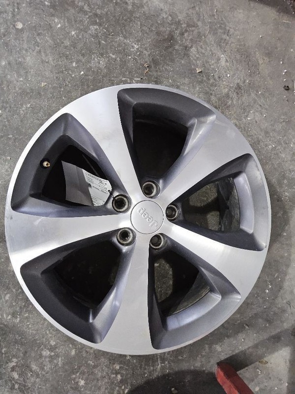 2021-2022 Jeep Cherokee Wheel Rim 18x7 5 Spoke Polished Face w/Painted Pockets