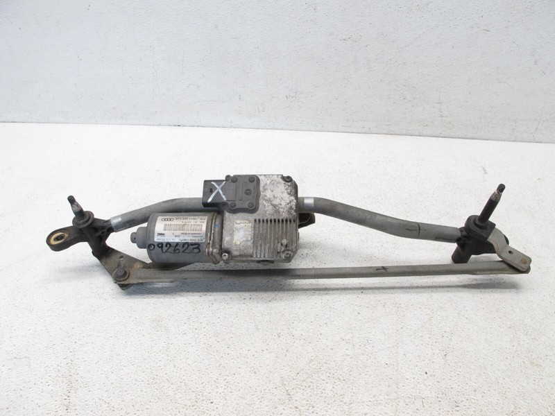 08-17 AUDI 8T A5 S5 RS5 COUPE FRONT WINDSHIELD WIPER LINKAGE MOTOR OEM 092623
