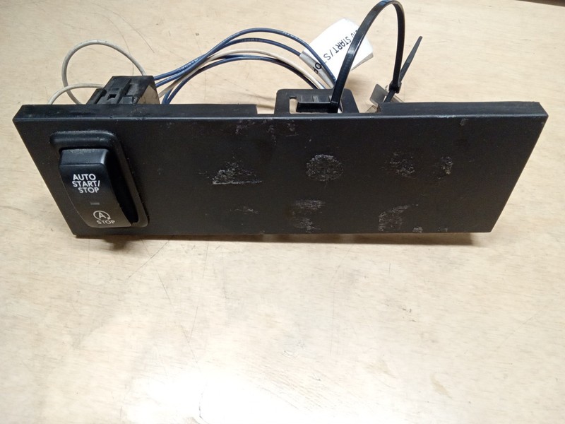 Navistar TL0024653 B8524468 Auto Start/ Stop Panel