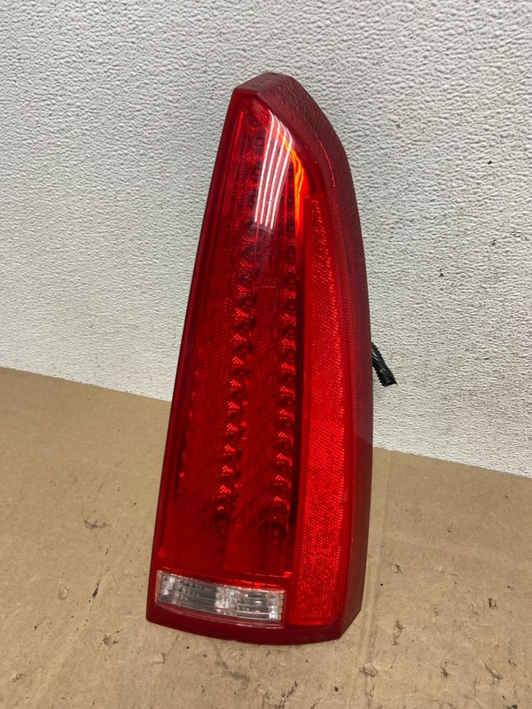 2006 to 2011 Cadillac DTS Right Passenger Rh Side LED Tail light Oem AE6557 LK