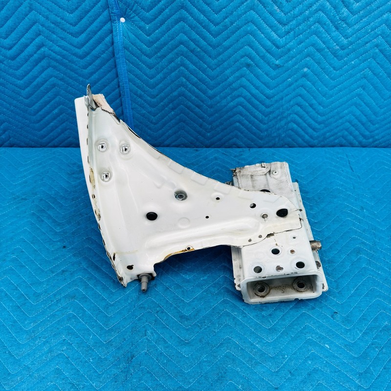 2012–2016 BMW 650i xDrive Front Left Frame Rail Bracket OEM