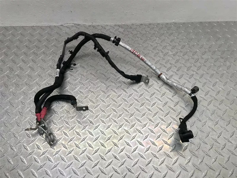 2014-2015 JEEP CHEROKEE 2.4L POSITIVE BATTERY WIRE CABLE HARNESS OEM 68111052AD