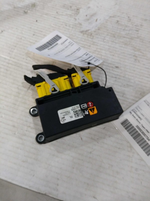 Used Air Bag Module fits: 2018 Gmc Sierra 1500 pickup Air Bag on transmission tu