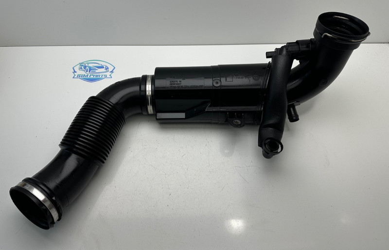 2016-2022 BMW X1 F48 2.0L Engine Turbocharger Intercooler Air Duct Tube OEM