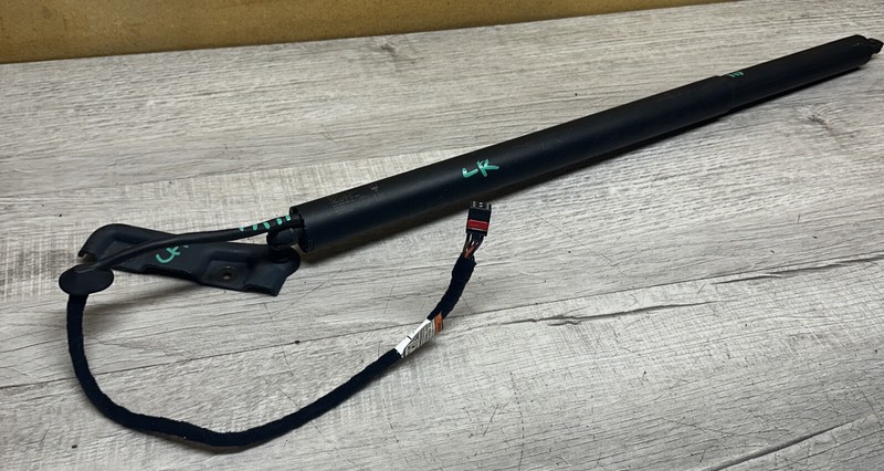 670034275 I 17 - 2022 MASERATI LEVANTE REAR LEFT TAILGATE LIFT SHOCK W/ BRACKET