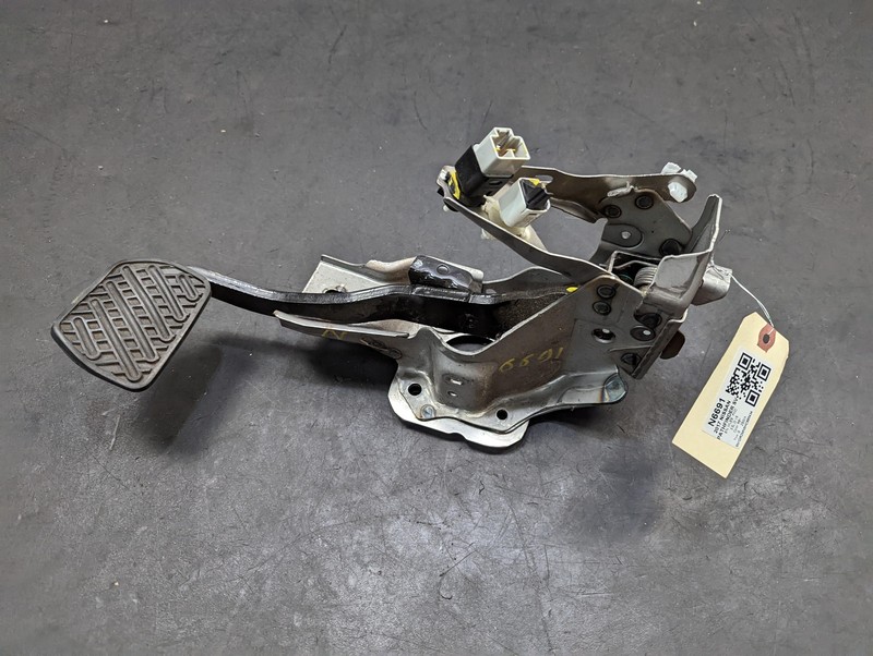 Brake Pedal 2017 Nissan Pathfinder 46501-3JA0A 2013 2014 2015 2016 2018 2019