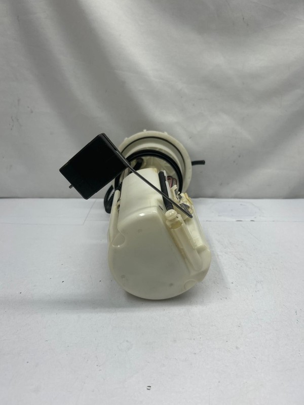 2000 2001 2002 Toyota Tundra fuel pump assembly 8 cylinders
