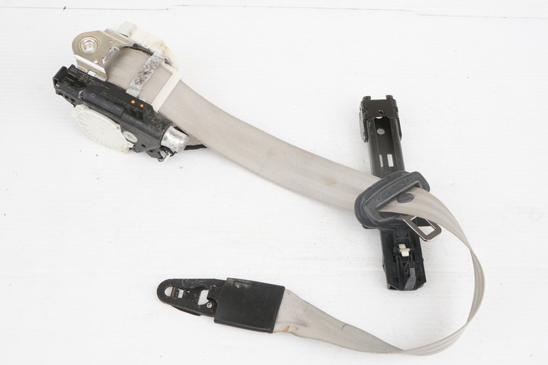 2007 - 2009 AUDI Q7 FRONT RIGHT PASSENGER SEAT BELT RETRACTOR OEM