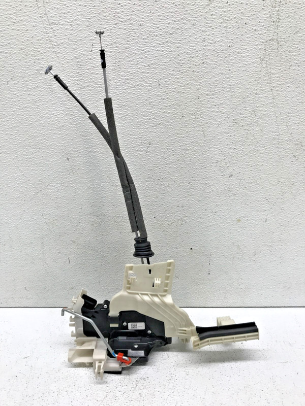 2019 - 2023 HYUNDAI SANTA FE FRONT RIGHT DOOR LOCK LATCH ACTUATOR OEM 81320S1020
