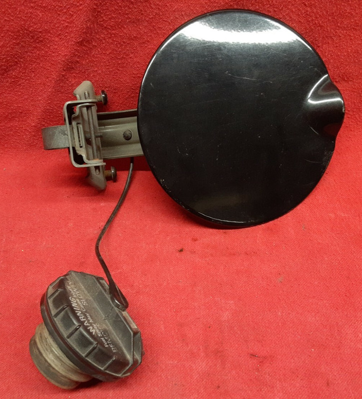 1999 - 2004 Jeep Grand Cherokee Limited Gas Fuel Door w/ Cap PX8 Pitch Black