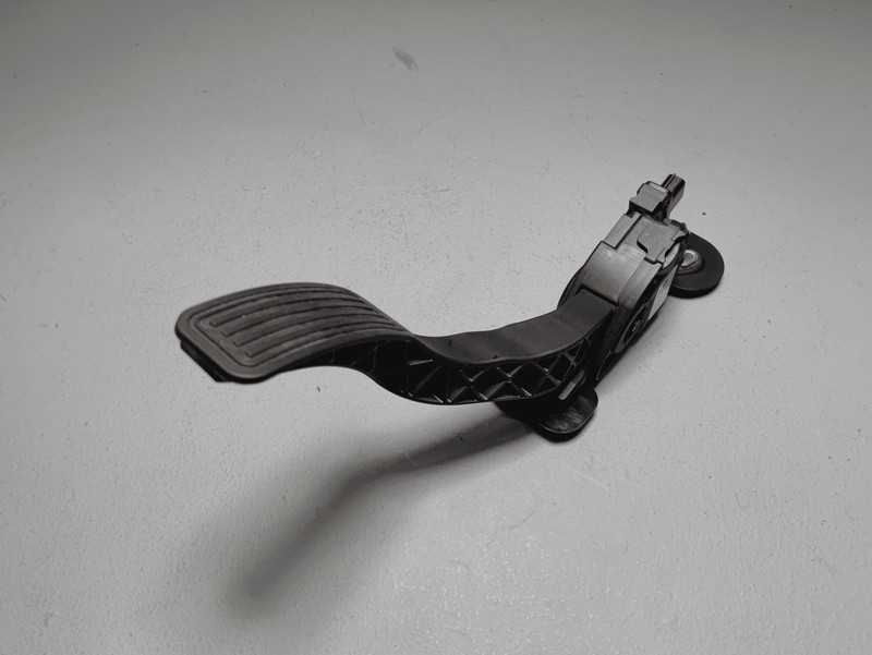 2012-2020 TESLA MODEL S GAS ACCELERATOR TROTTLE FOOT PEDAL PAD OEM