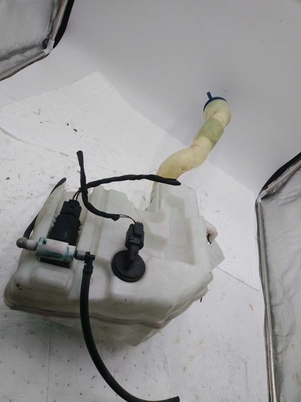 2015 Mercedes-Benz GL-Class Washer Fluid Reservoir OEM Black 1648690421