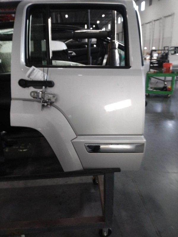 Jeep Liberty 2012 Right Rear Door Silver 487220 4651