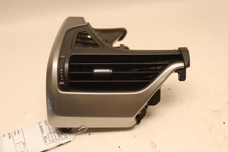 2015-2020 CHEVY/GMC SUBURBAN LEFT DRIVER SIDE DASHBOARD AIR VENT W/ TRIM OEM
