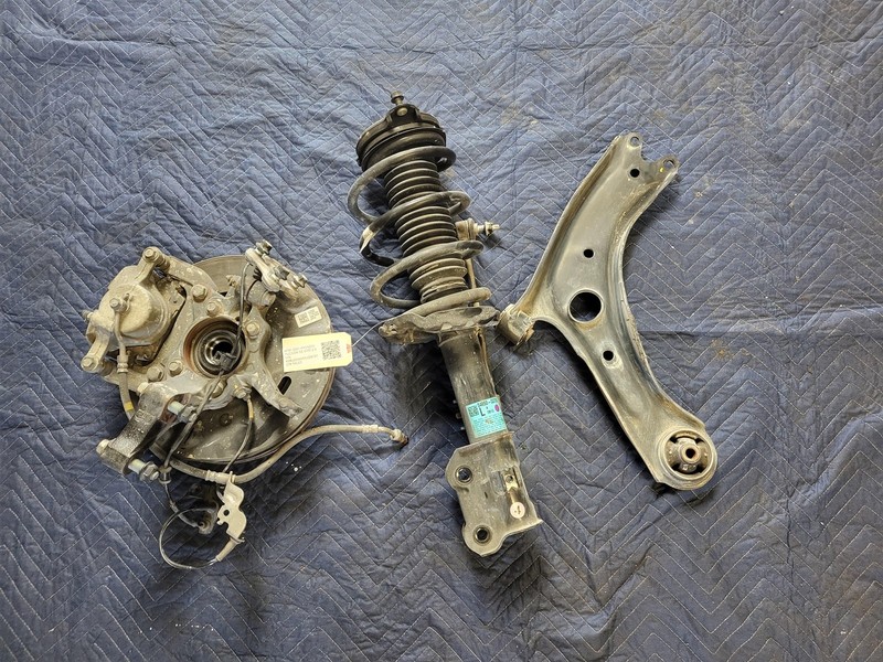 Used Oem Hyundai Left Driver Front Suspension Knee for 2019-2021 Tucson 2.0L FWD