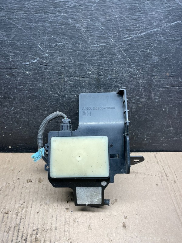 2016 - 2018 Kia Optima Rear Blind Spot Radar Module v0847 DG