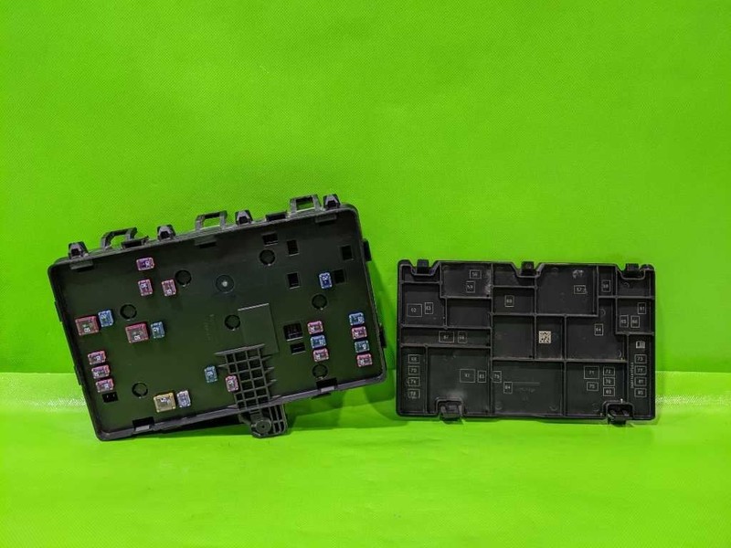 13 14 FORD FUSION ENGINE FUSE RELAY BOX OEM 4497-27