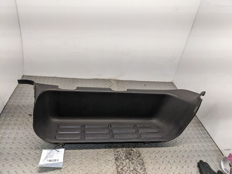 2003 - 2024 GMC SAVANA 3500 FRONT RIGHT DOOR STEP SILL SCUFF PLATE OEM 1 1185089