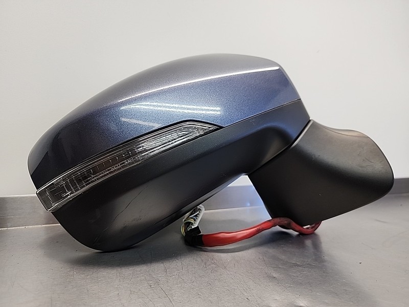 2018 - 2022 SUBARU CROSSTREK RIGHT HEATED VIEW MIRROR TURN SIGNAL OEM Blind Spot