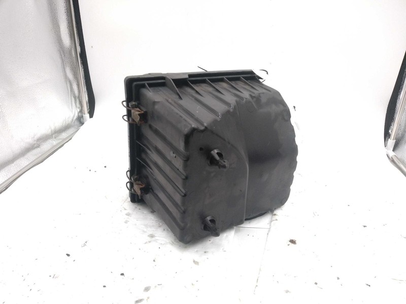 2004 Ford Explorer Air Cleaner Assembly OEM 4.0L Used 151K Miles