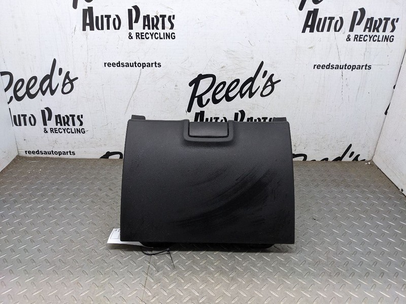 2014-2019 CHEVORLET SILVERADO 1500 LOWER GLOVE BOX OEM 1192748