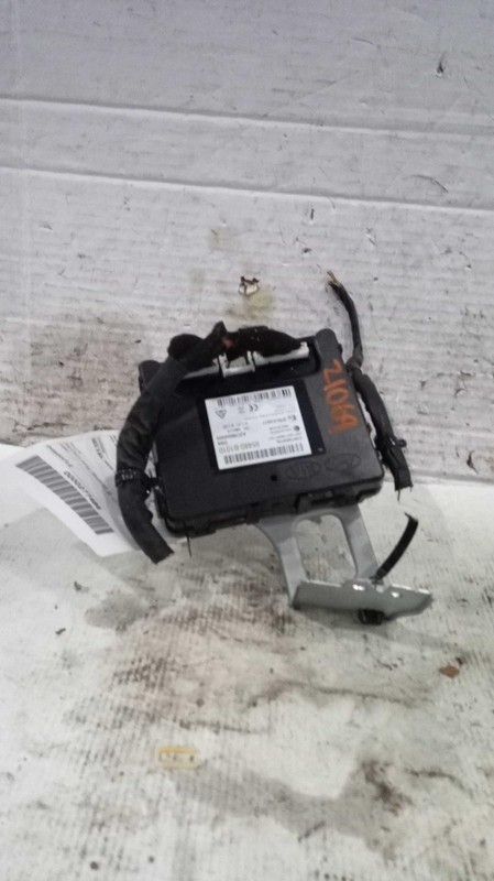 2016 Hyundai Genesis Body Control Module OEM 95400B1300 109k Miles Black