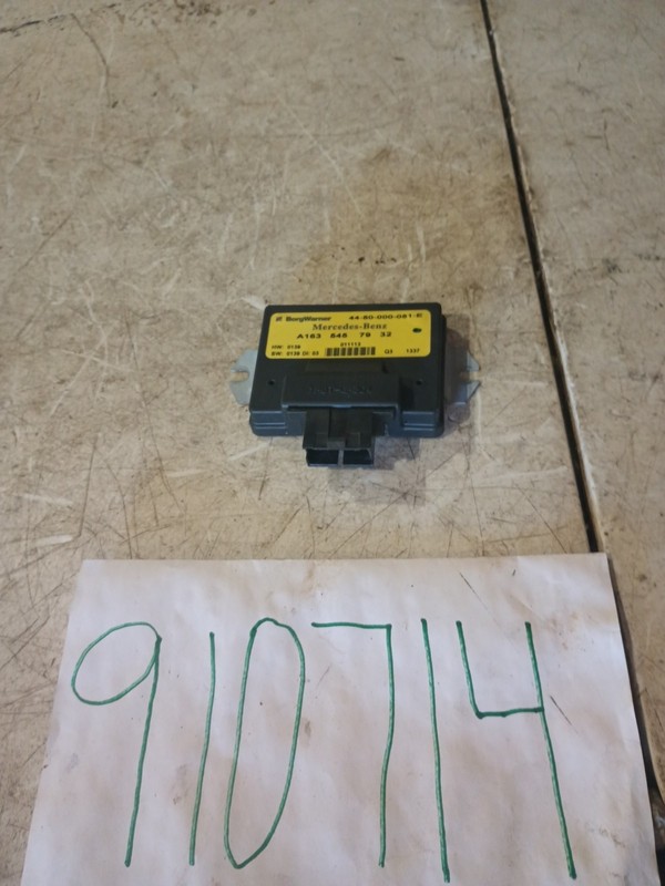 98-05 Mercede W163 ML320 ML500 ML55 Transfer Case Control Module 1635457932 OEM