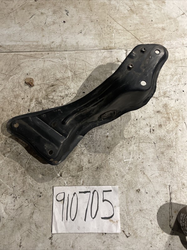 95-00 LS400 LEFT DRIVER FRONT RADIATOR CORE SUPPORT STRUT ROD MOUNT BRACKET
