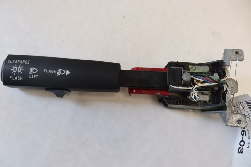 2013-2018 MACK CXU613 STEERING COLUMN TURN SIGNAL CONTROL SWITCH 82406821 OEM