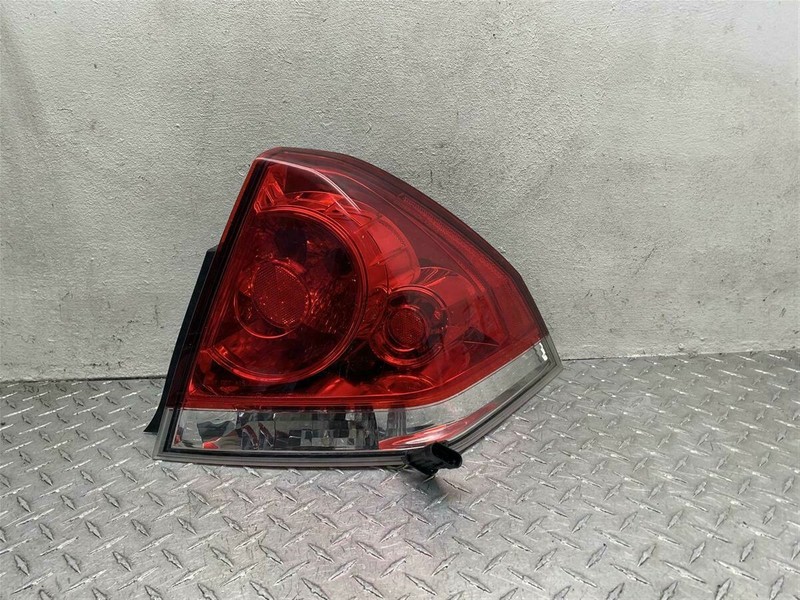 06-16 CHEVROLET IMPALA PASSENGER REAR TAIL LAMP LIGHT OEM 25971598