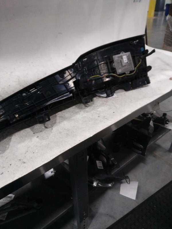 2015 Cadillac Escalade Left Tail Light Assembly Silver 550002 Used 138K Mile