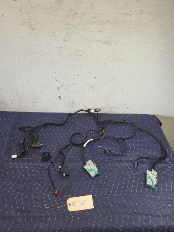 Used Oem Cadillac Center Console Floor Wiring Harness for 2022 XT5