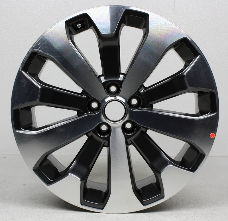 OEM Kia Telluride 20 Inch Wheel 52910-S9310 Scratches and Scuffs